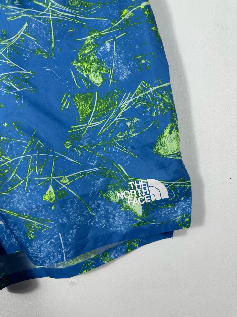 The North Face Running Shorts Blue‎ Green Print Men’s Size M Athletic Shorts